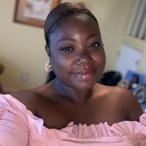 Meet your Posher, Lea